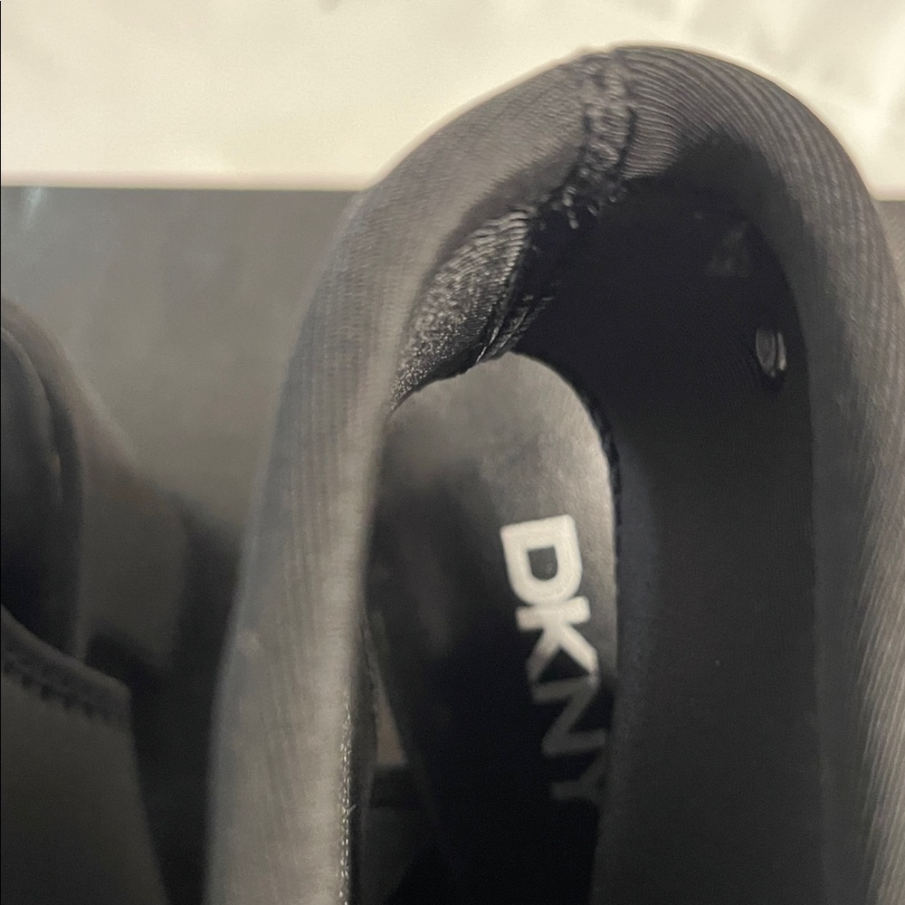 DKNY Elegant Black Heeled peep toe Boots - Picture 5 of 8